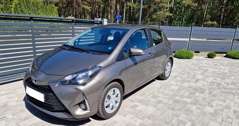 samochody osobowe Toyota Yaris cena 53900 przebieg: 98000, rok produkcji 2020 z Toruń